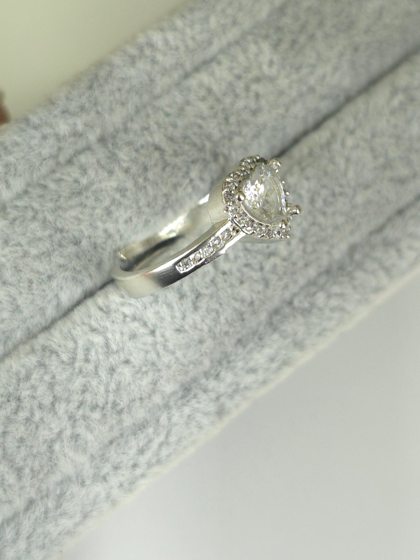 Silberring mit Herzform